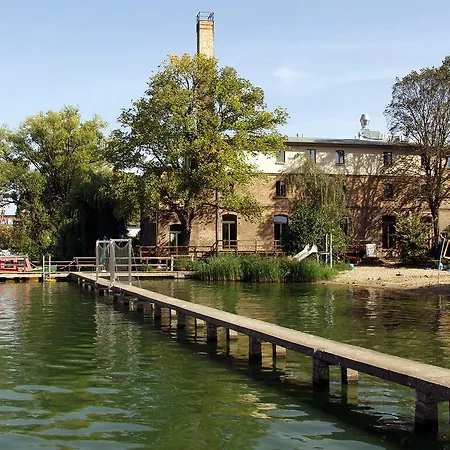 Seminar- Und Gaestehaus Flussbad Gartenstrasse Отель Берлин