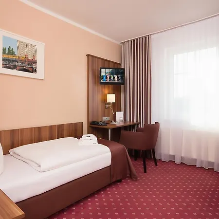Gold Hotel