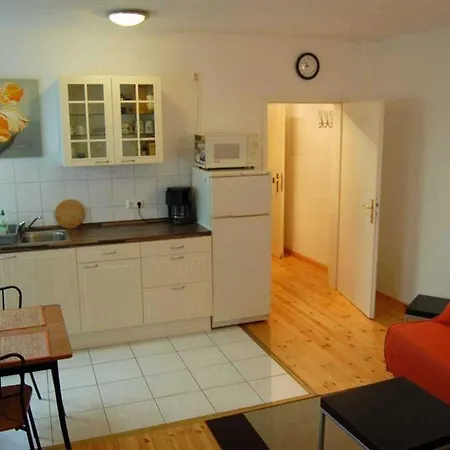 Apartment B! Berlin