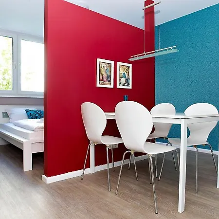 Apartmenthouse - Am Goerlitzer Park 3*