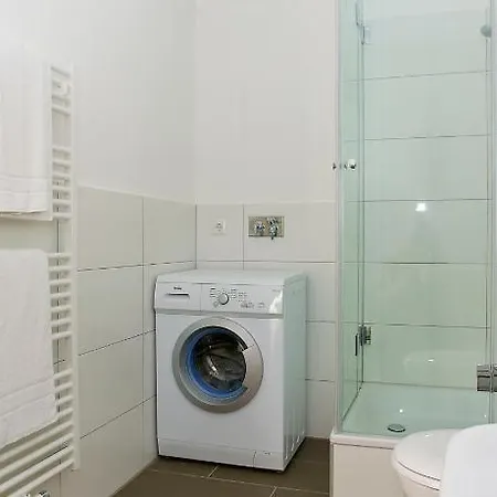 Apartmenthouse - Am Goerlitzer Park 3* Berlin