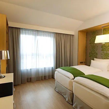 Hotel Nh Potsdamer Platz 4*