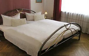 Senta Guest house 2*