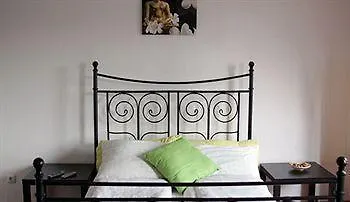 Alexanderplatz Accommodations Apartment *
