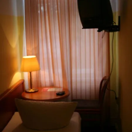 Hotel-pension Adamshof Gasthof Berlin
