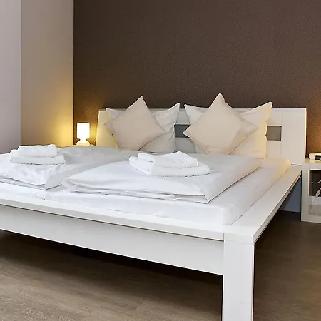 Apartmenthouse - Am Goerlitzer Park 3* Berlin
