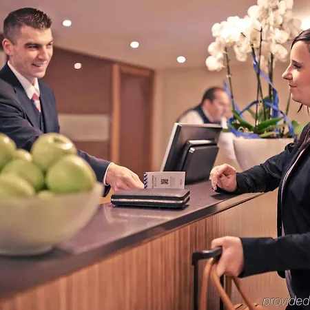 Mercure Airport Tegel Отель Берлин