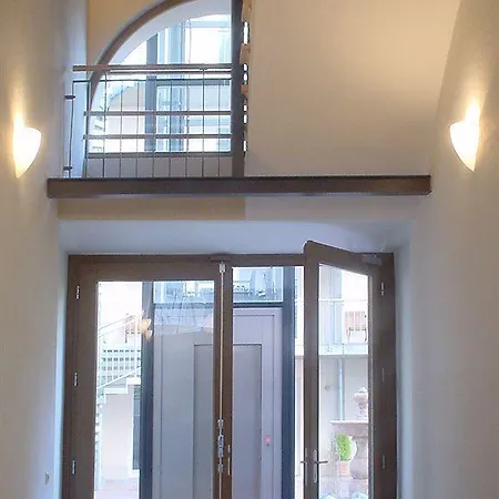 Schoenhouse Avenue - Digital Access *