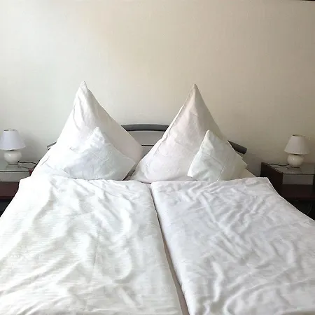 Hostel Near Brandenburg Gate - & Berlin