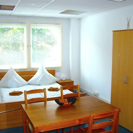 Hostel Near Brandenburg Gate - &