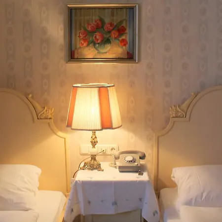 Hotel-pension Funk Am Kurfuerstendamm Hotel Berlin
