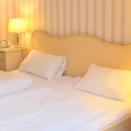Hotel-pension Funk Am Kurfuerstendamm 3* برلين