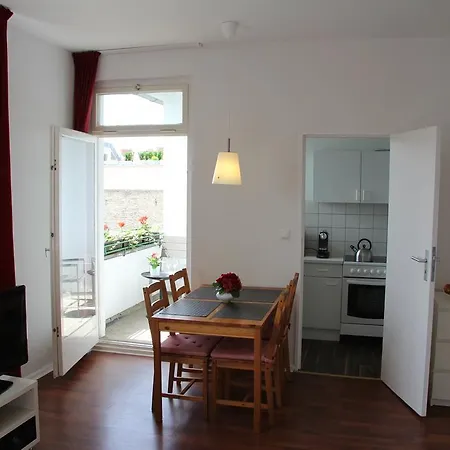 Nollendorf Apartment *