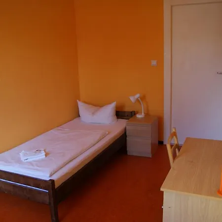 Hostel Happy Go Lucky + *