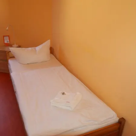 Hostel Happy Go Lucky + *