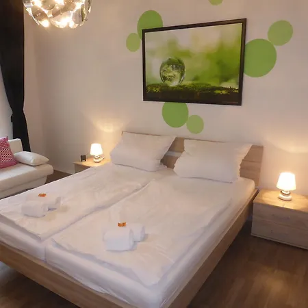 Aparthotel Dahlie & Nelke *