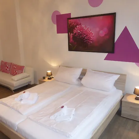 Aparthotel Dahlie & Nelke *