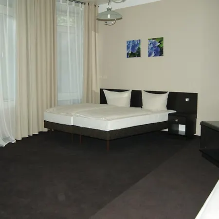 Hotel Saks
