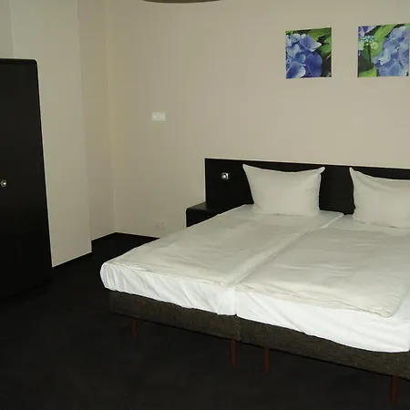 Hotel Saks 2*