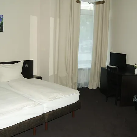 Hotel Saks