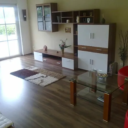 Apartment Dressler *