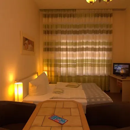 Hotel-pension Ariane Am Kurfurstendamm Vendégház 3*