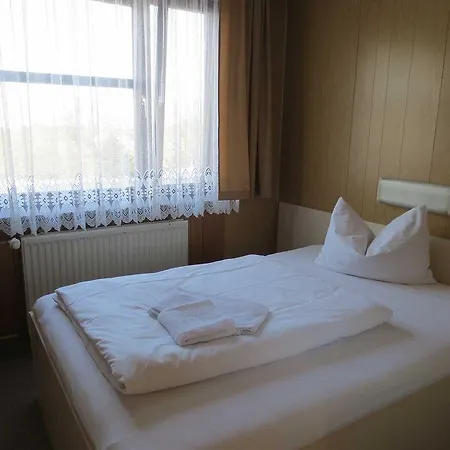 Отель Central-hotel Tegel 2*