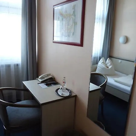 Und Rasthof Avus Motel 2*