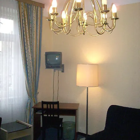 Amelie West Hotel