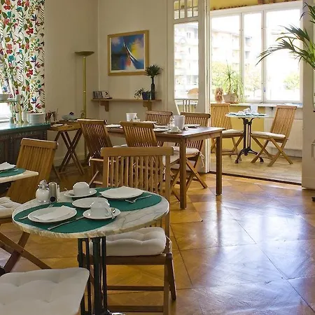 Senta Guest house