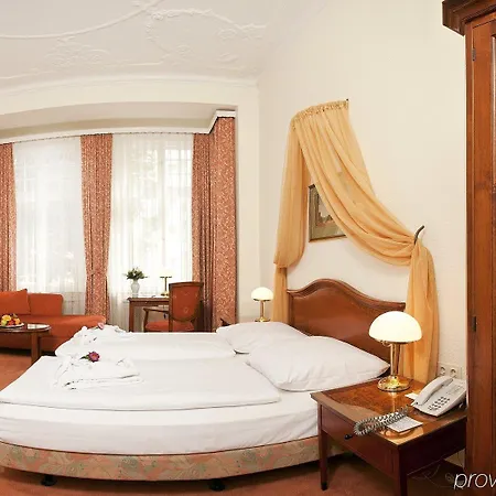 Henri Kurfuerstendamm Hotel 4*