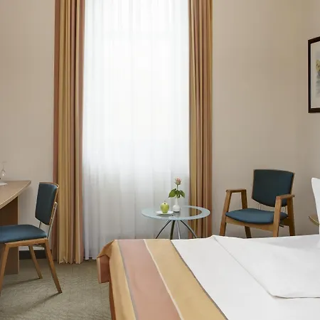 Intercityhotel Ostbahnhof 3* Berlin