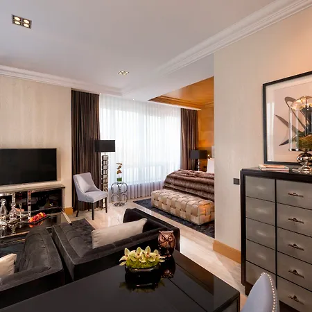 Palace 5*