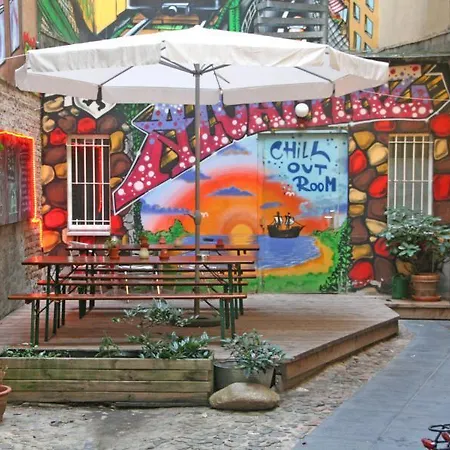 Flow Hostel *