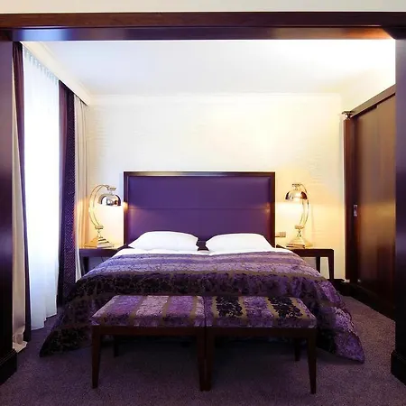 Bernstein Kastania Hotel
