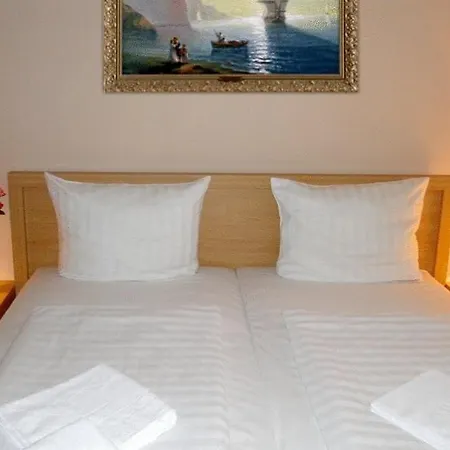 De Ela Hotel 2*