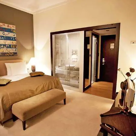 Hotel Quentin Design 4*