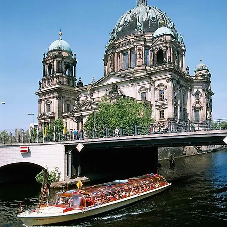 Ibis Styles Mitte 3*
