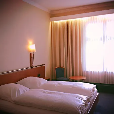 Hotel Kurfuerst Am Kurfuerstendamm 3*