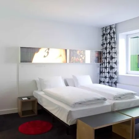 Gat Point Charlie Hotel 3*