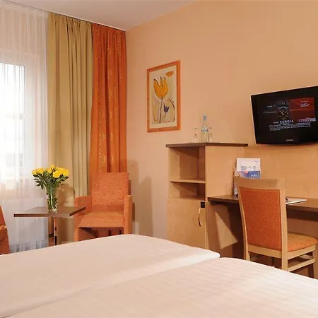 Hotel Plaza Charlottenburg 3*