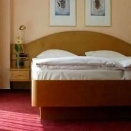 Hotel Kurfuerstendamm Am Adenauerplatz 3*