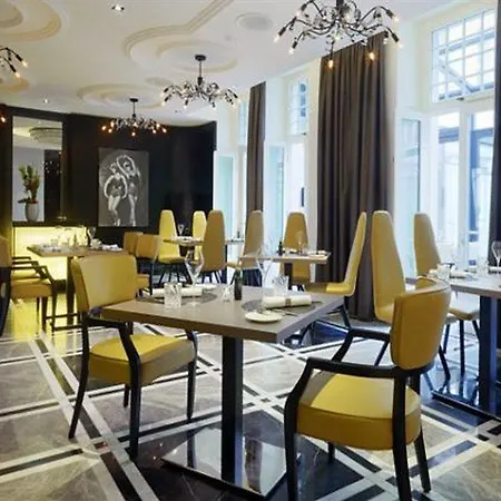 Roomers Steinplatz, Autograph Collection