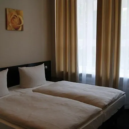 Hotel Saks 2*