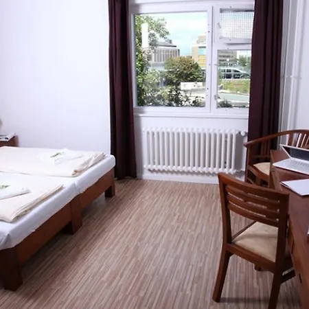 Aparthotel Main Station Hotel & Hostel