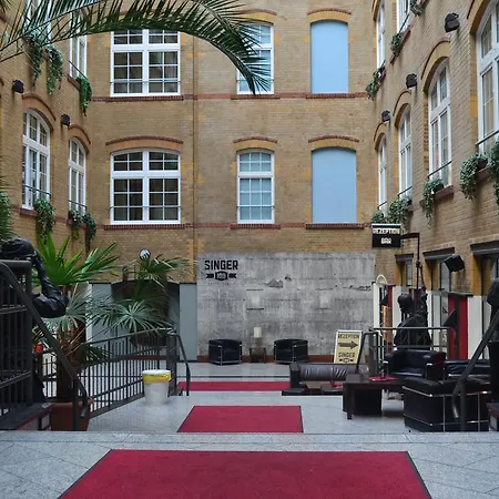 Singer109 Hostel, & Хостел