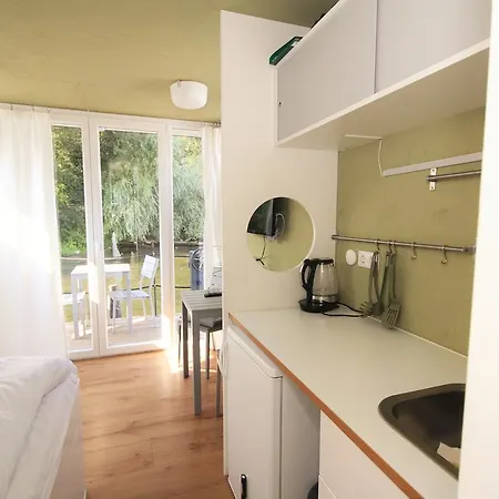 Cosy Houseboat Wannsee Botel *