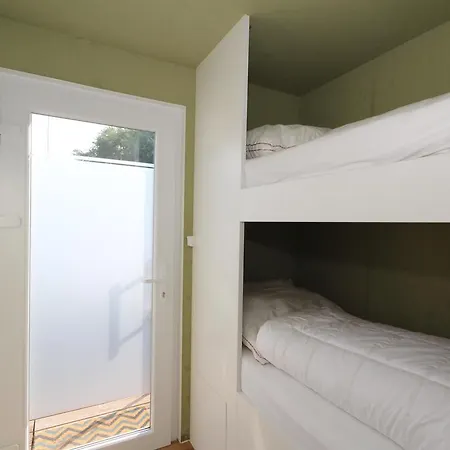 Botel Cosy Houseboat Wannsee *