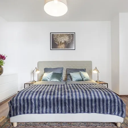 The Rheinsberger - Cosy 2br One Living Up To 6 Appartement