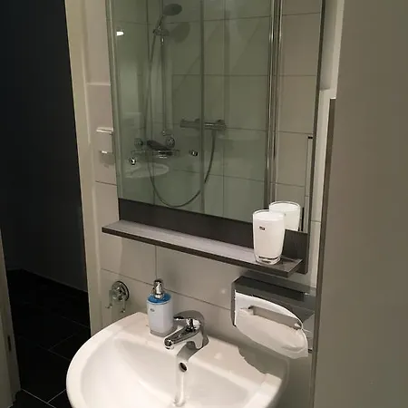 Hotel-pension Adamshof 2* Berlin